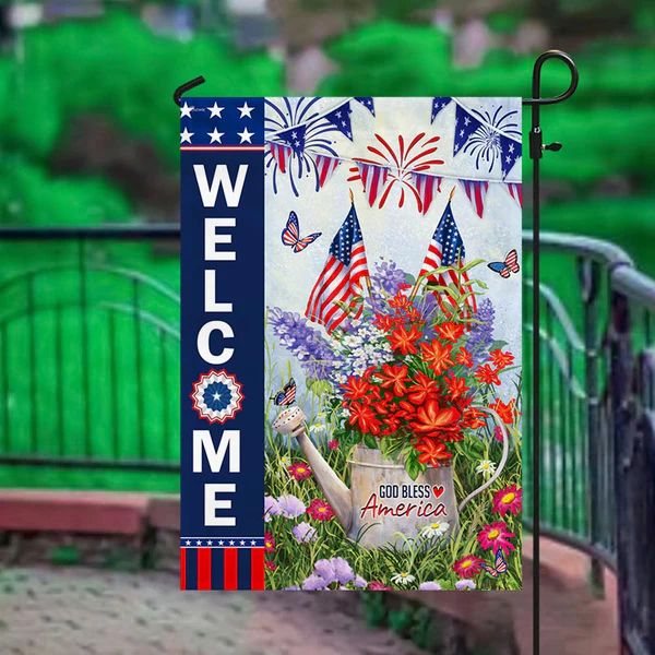 đ¸ Floral Patriotic Garden Banner for Independence Day